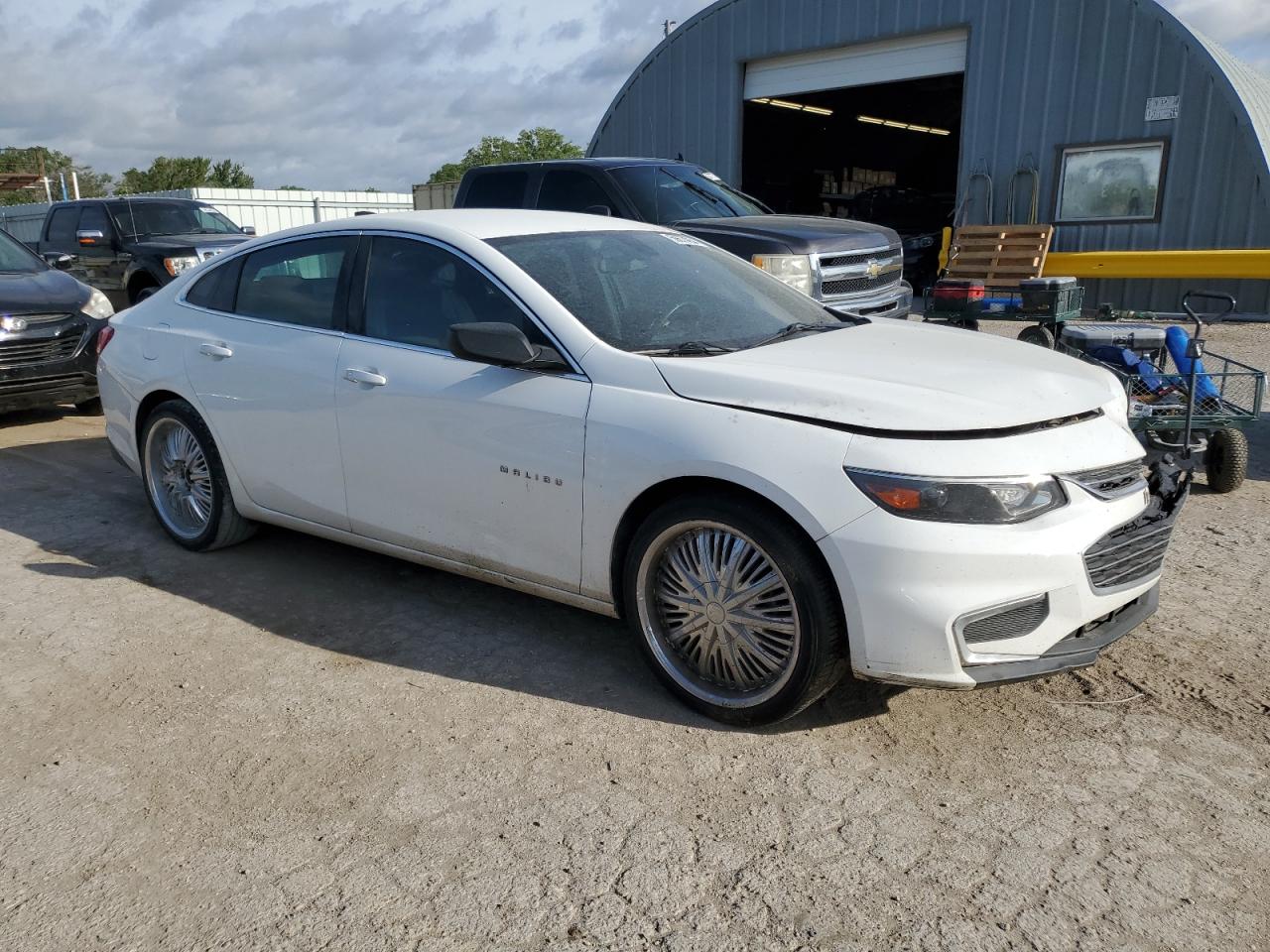2016 Chevrolet Malibu - Image 4