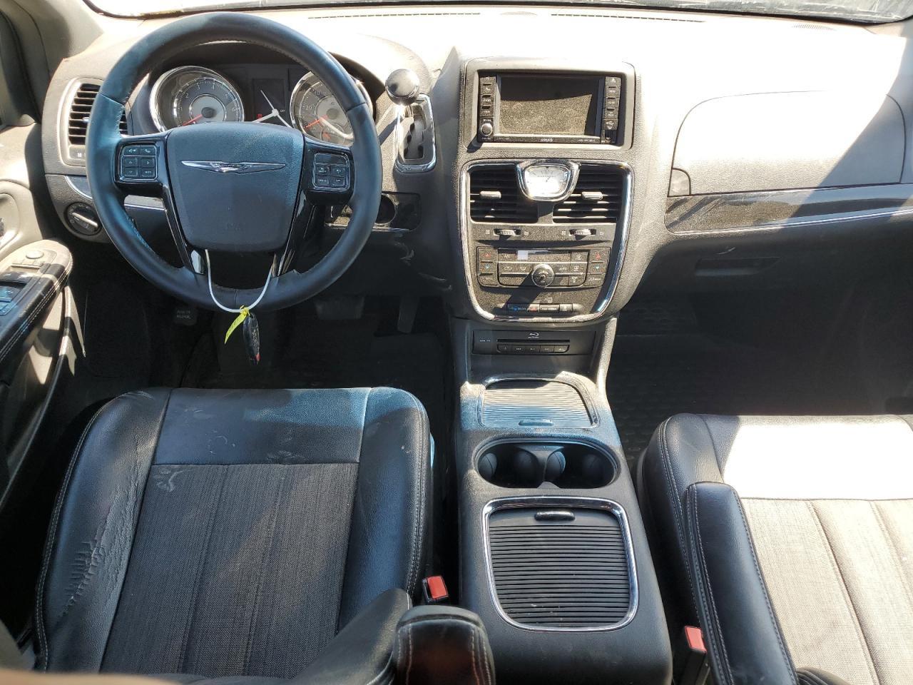 2015 Chrysler Town & Country S VIN: 2C4RC1HG5FR620167 Lot: 58052354