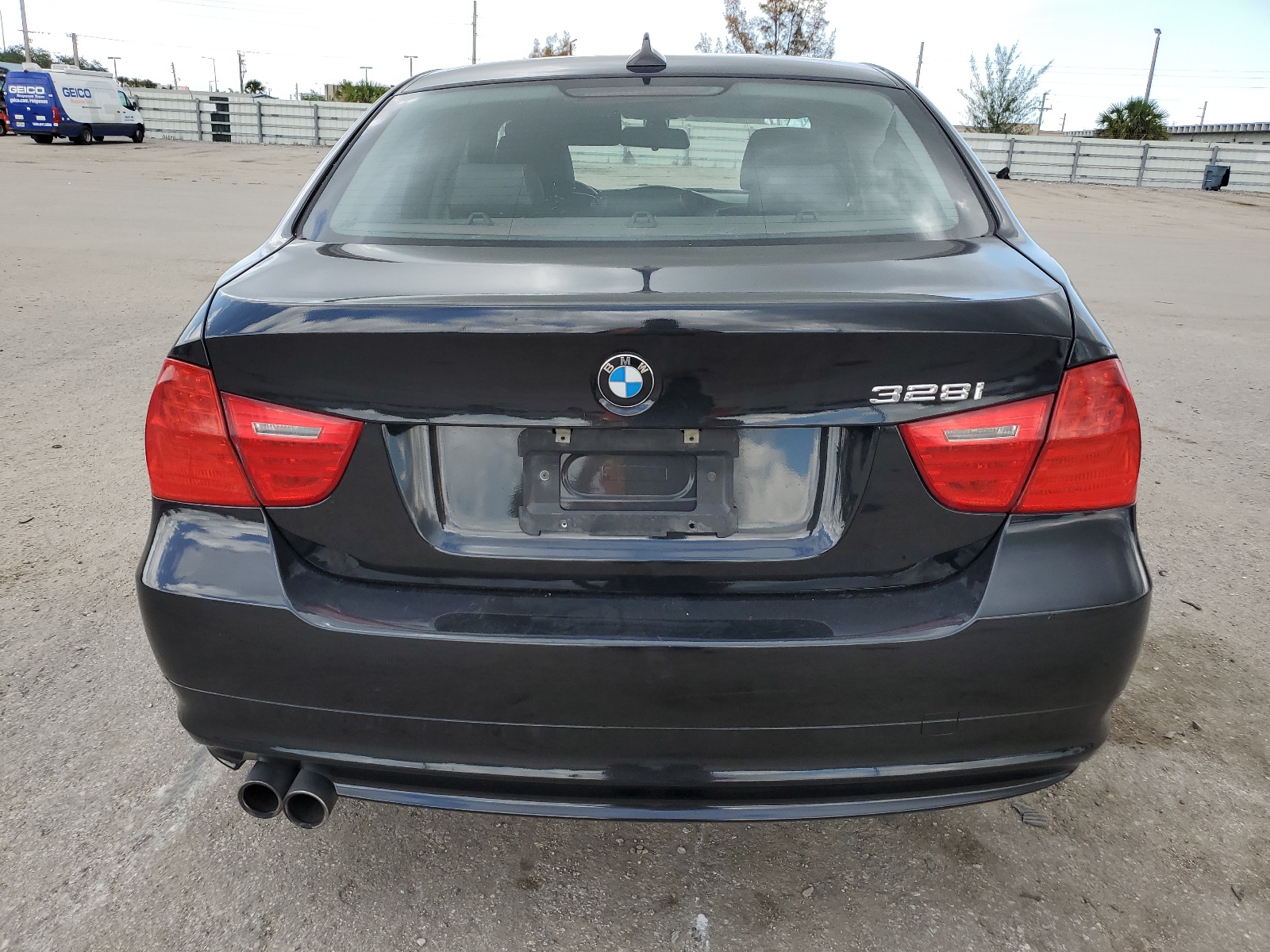 WBAPH77549NM30743 2009 BMW 328 I