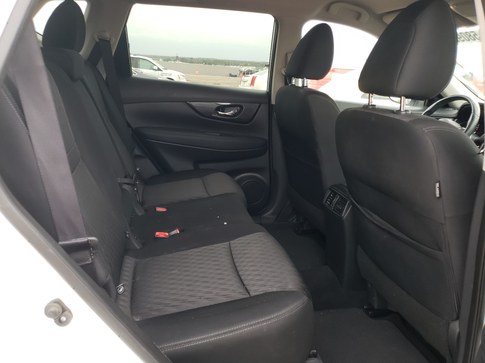 KNMAT2MV4JP563218 2018 Nissan Rogue S