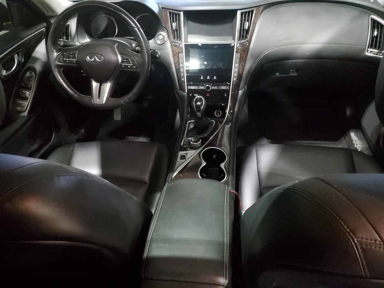 JN1EV7AR4JM438918 2018 Infiniti Q50 Luxe