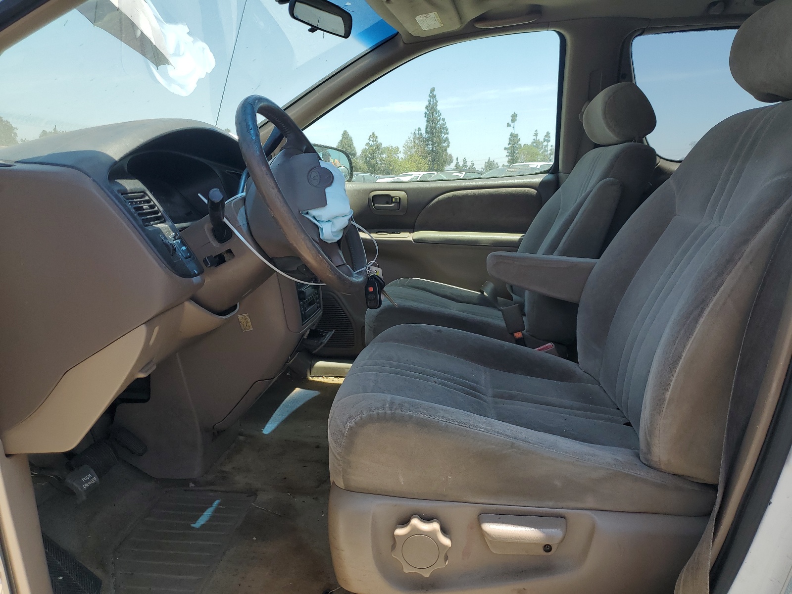 4T3ZF13C3YU183449 2000 Toyota Sienna Le