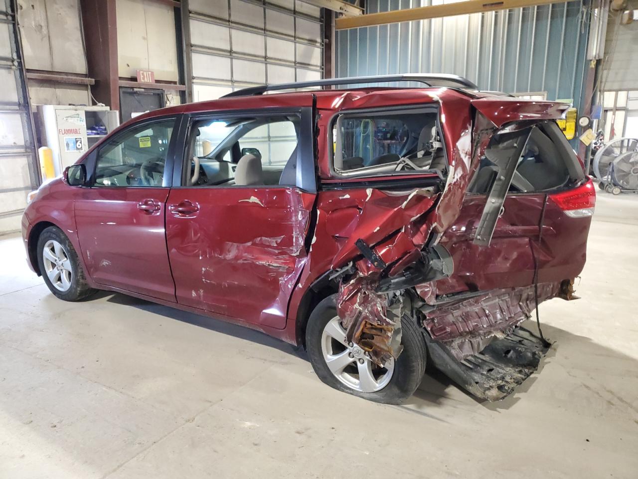 2012 Toyota Sienna - Image 2