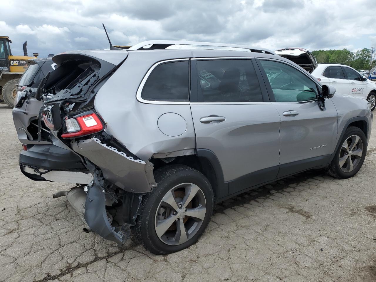 2019 Jeep Grand Cherokee - Image 3