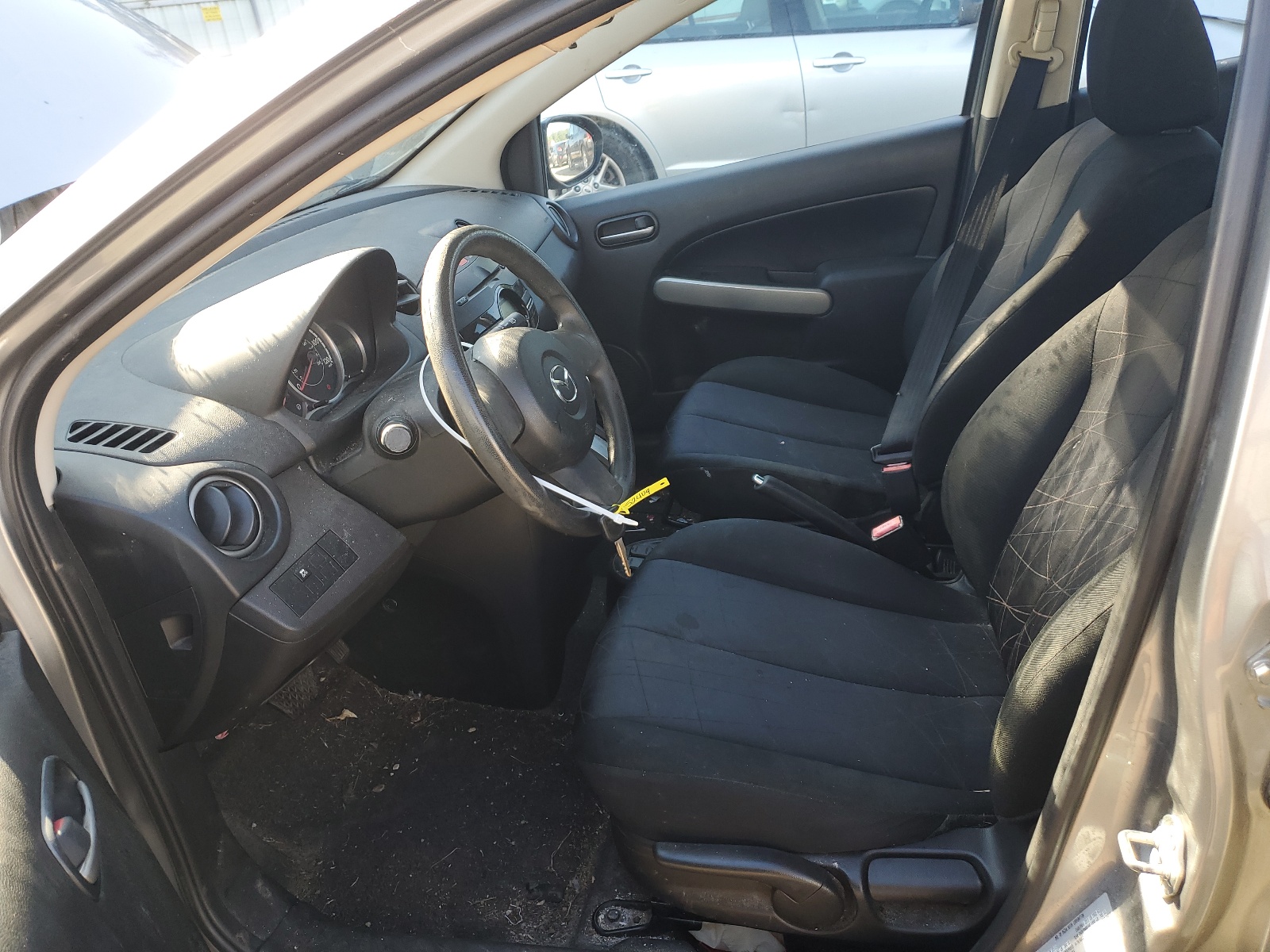 JM1DE1KY8D0152660 2013 Mazda Mazda2