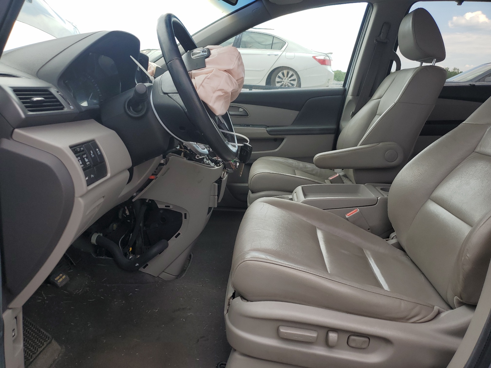 5FNRL5H94BB074184 2011 Honda Odyssey Touring