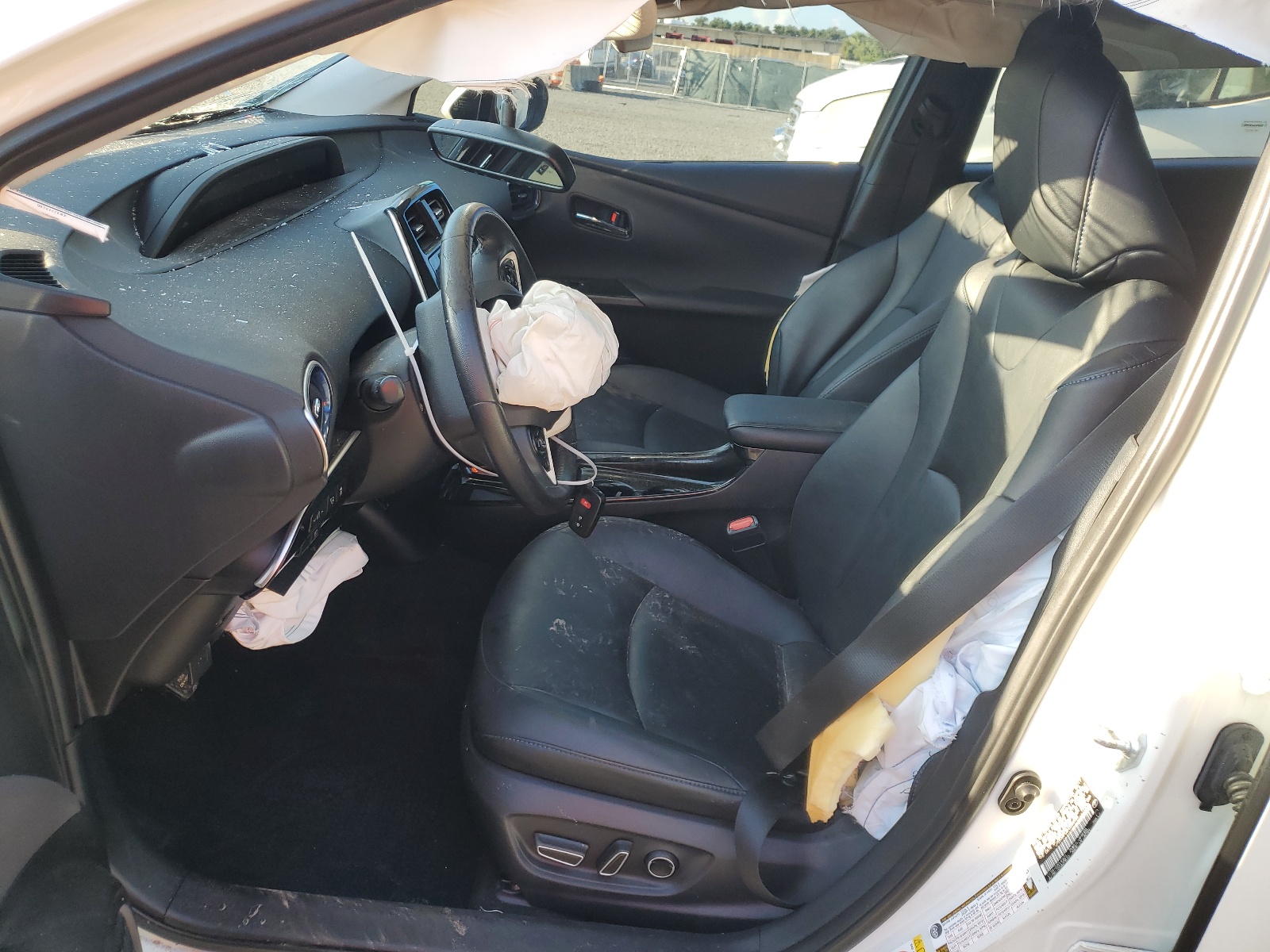 JTDKARFU8H3044908 2017 Toyota Prius