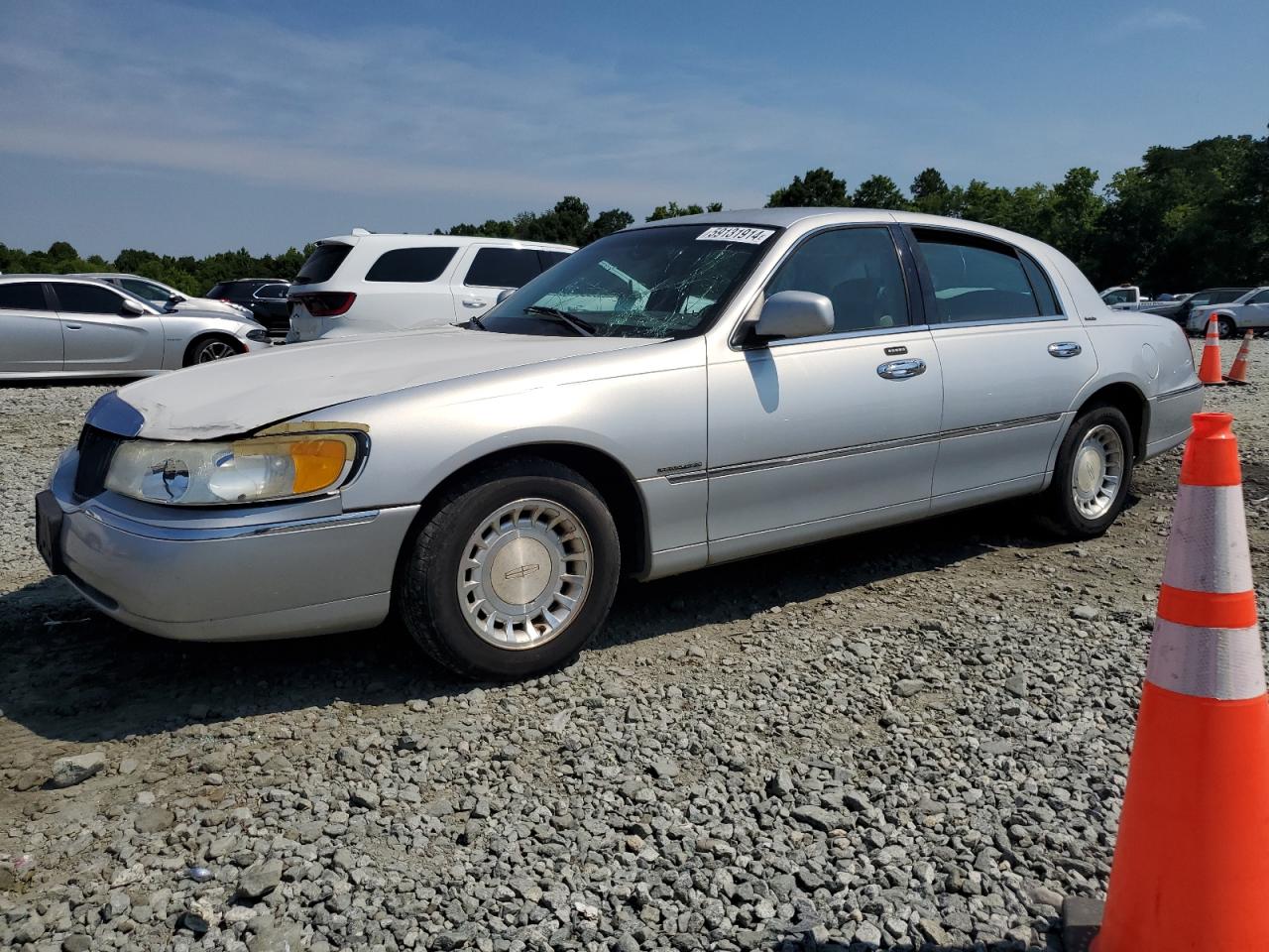 2002 Lincoln Town Car Executive للبيع في Mebane، NC - Front End