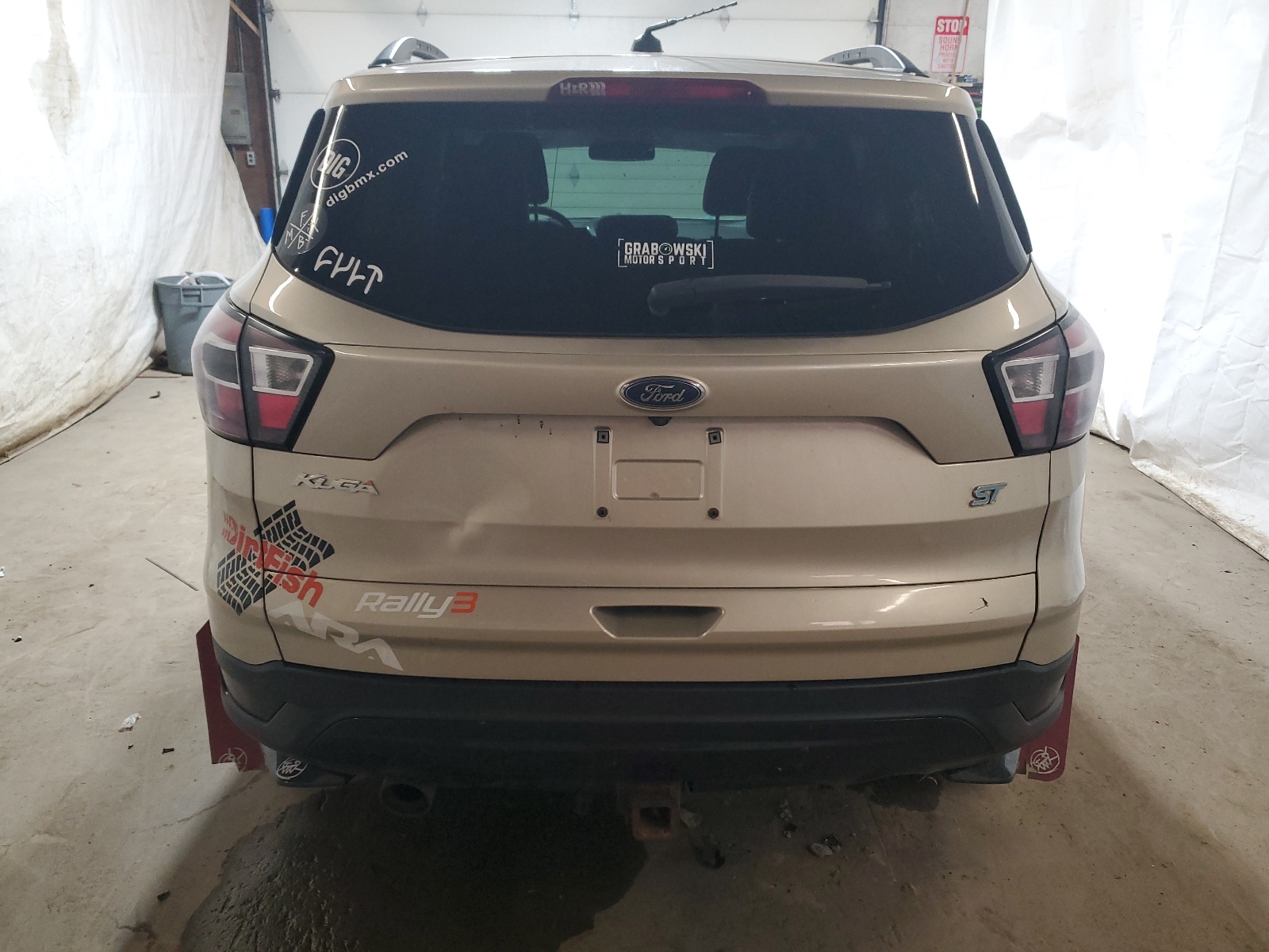 1FMCU9J98HUC08727 2017 Ford Escape Titanium