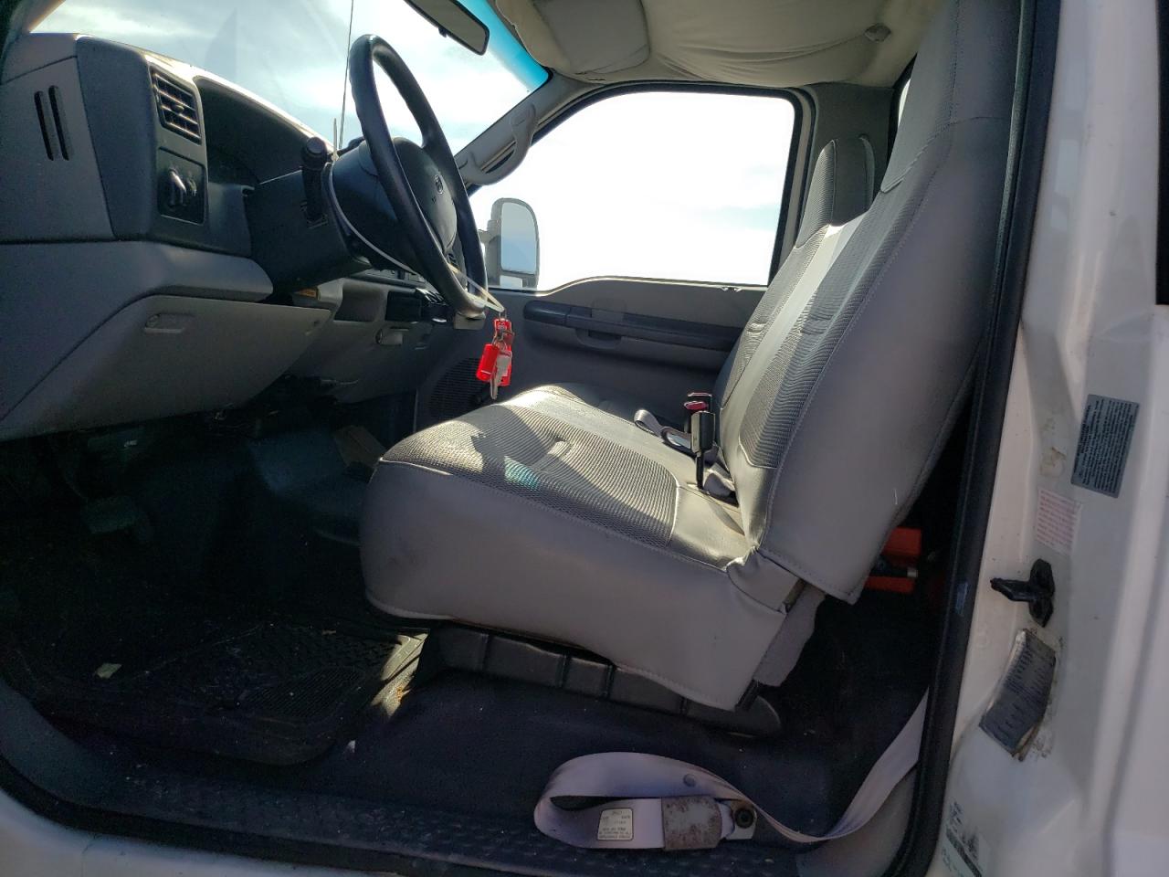 1999 Ford F450 Super Duty VIN: 1FDXF46FXXEA92520 Lot: 60041524