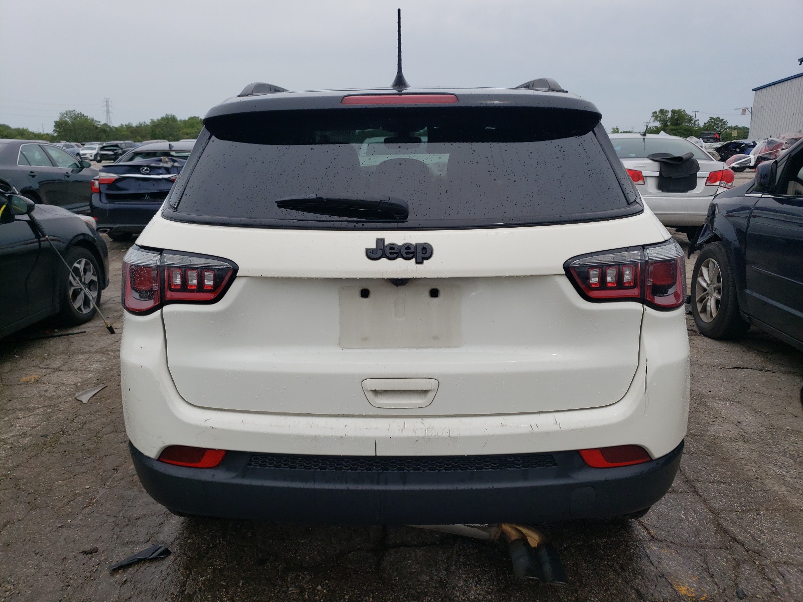 3C4NJCBB7JT438537 2018 Jeep Compass Latitude