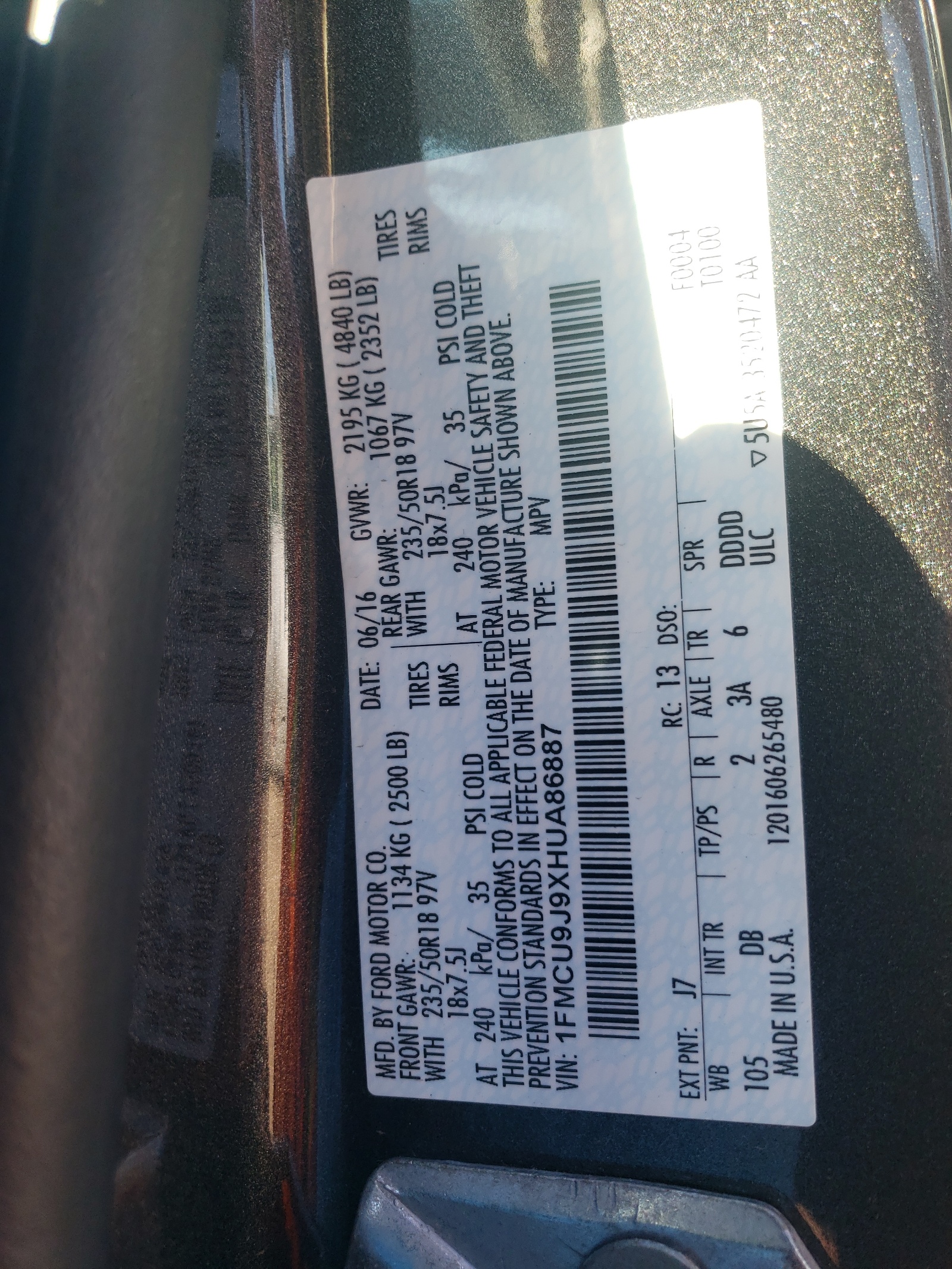 1FMCU9J9XHUA86887 2017 Ford Escape Titanium