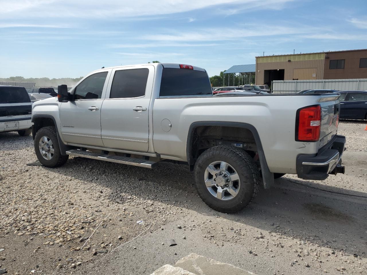 2018 GMC Sierra - Image 2