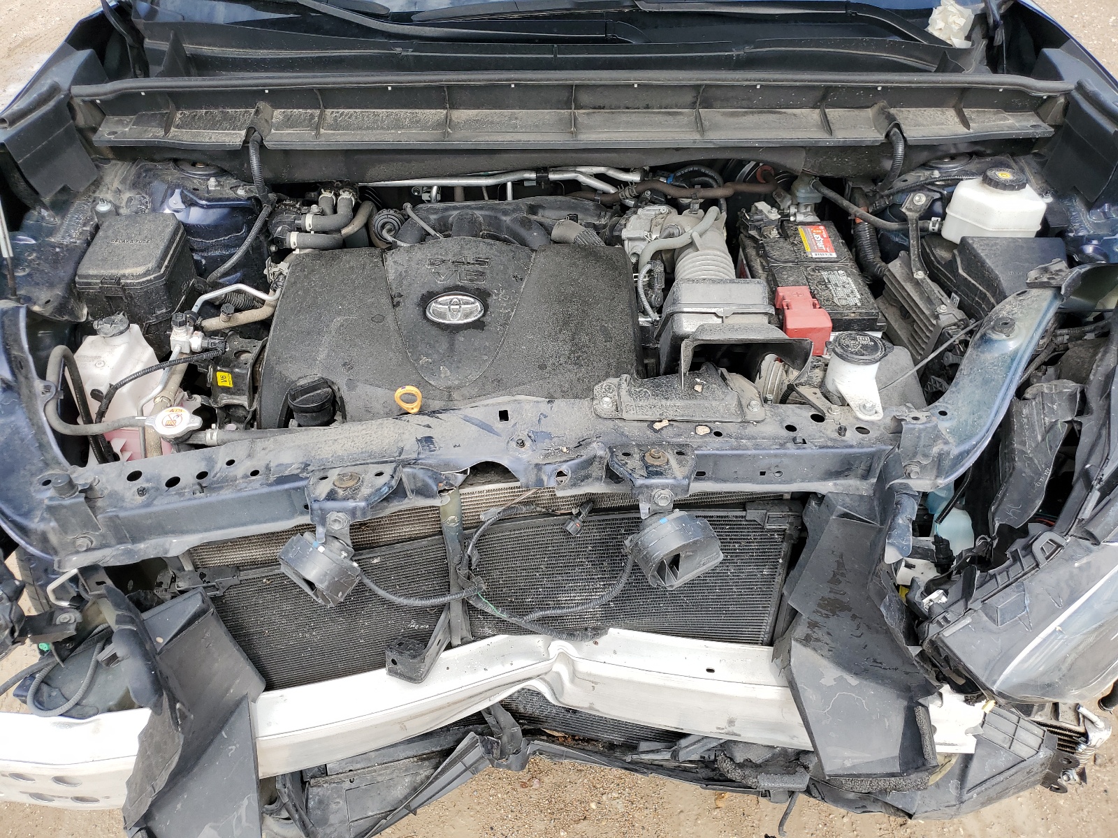 5TDCZRAH0NS134555 2022 Toyota Highlander L