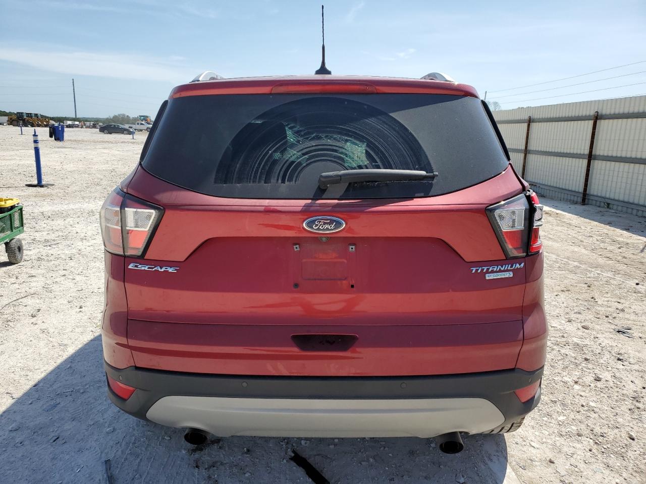 1FMCU0J94JUC06460 2018 Ford Escape Titanium