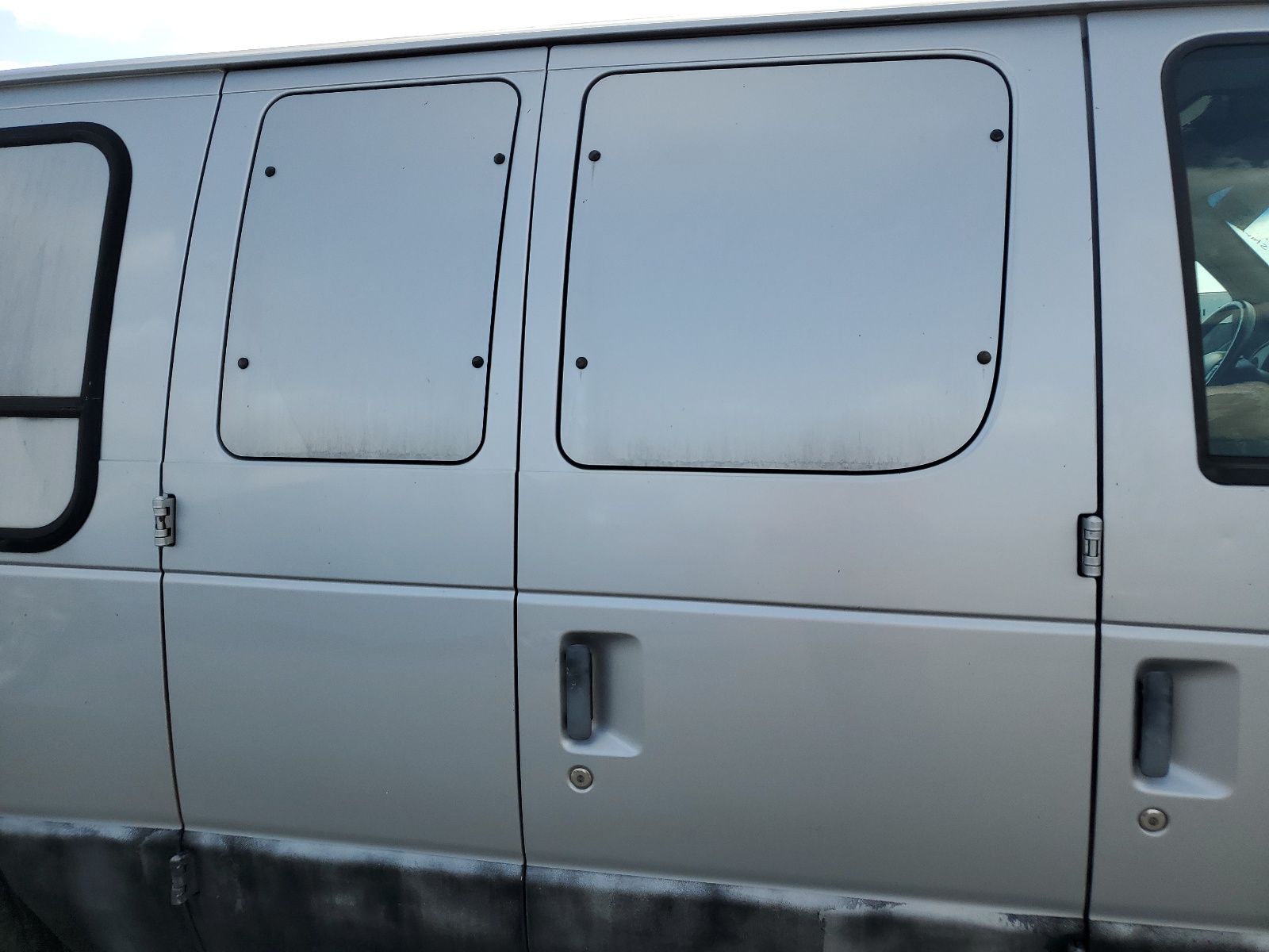 1FDRE142XXHB63224 1999 Ford Econoline E150 Van