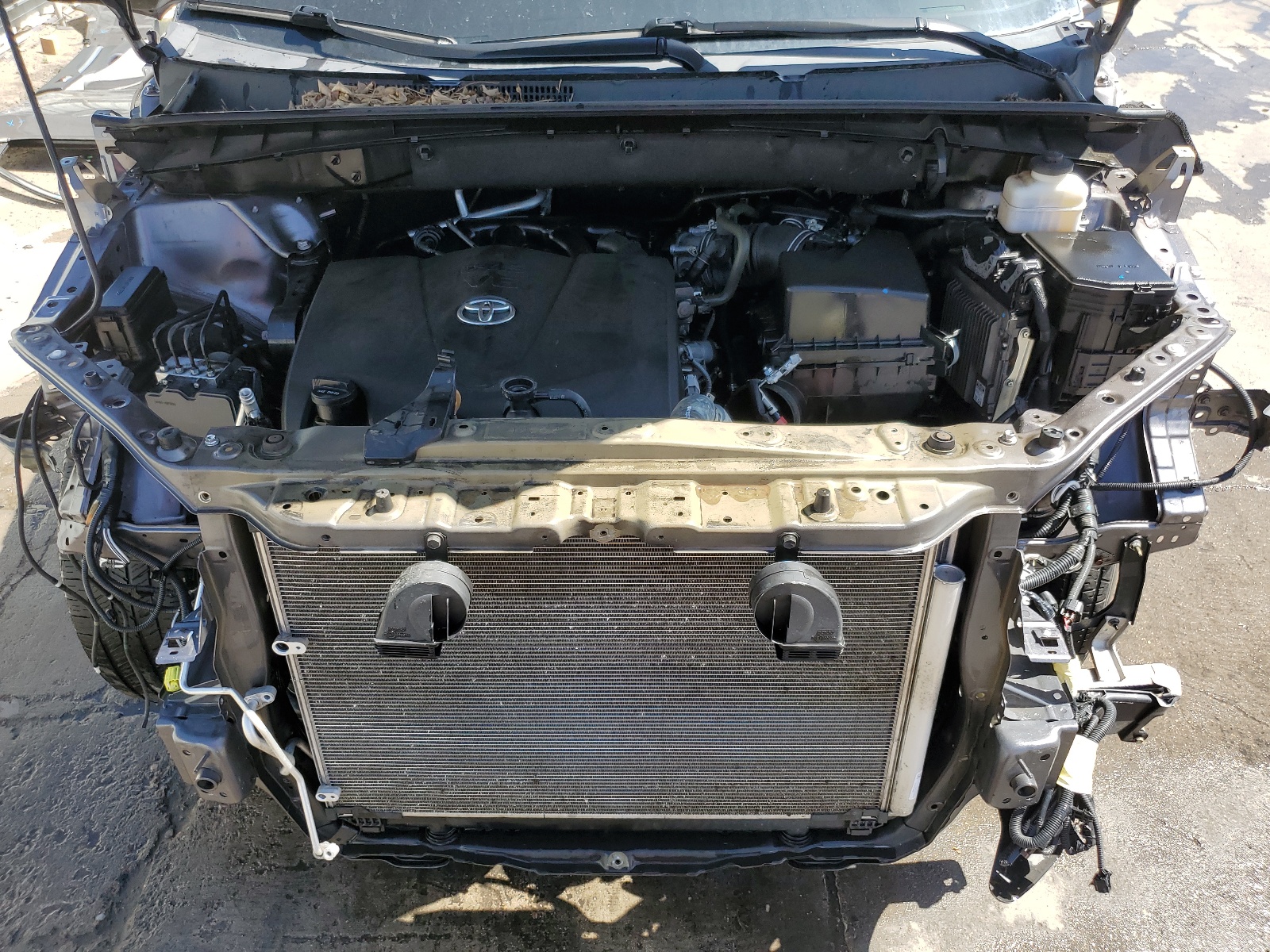 5TDJZRFH7KS950951 2019 Toyota Highlander Se