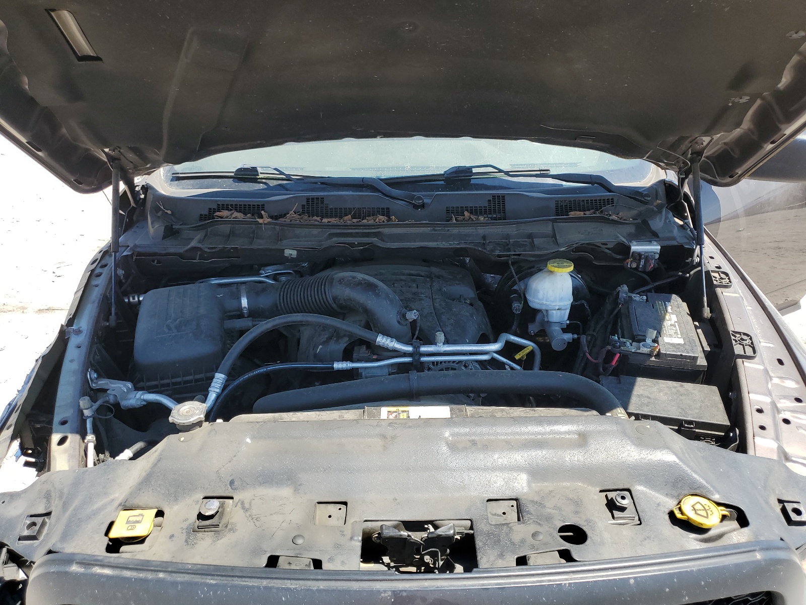 1C6RR7KT3JS300576 2018 Ram 1500 St