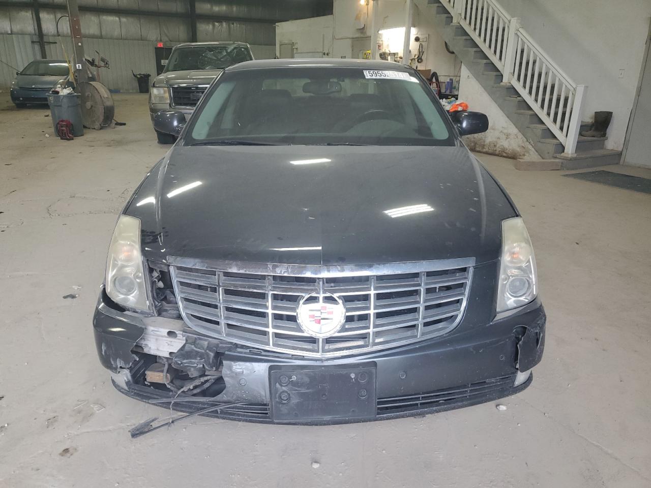 2009 Cadillac DTS - Image 5