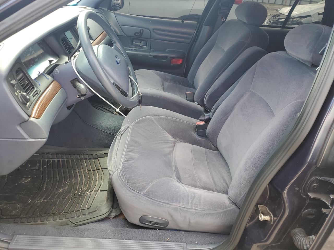 2001 Ford Crown Victoria Lx VIN: 2FAFP74W51X194143 Lot: 59100214