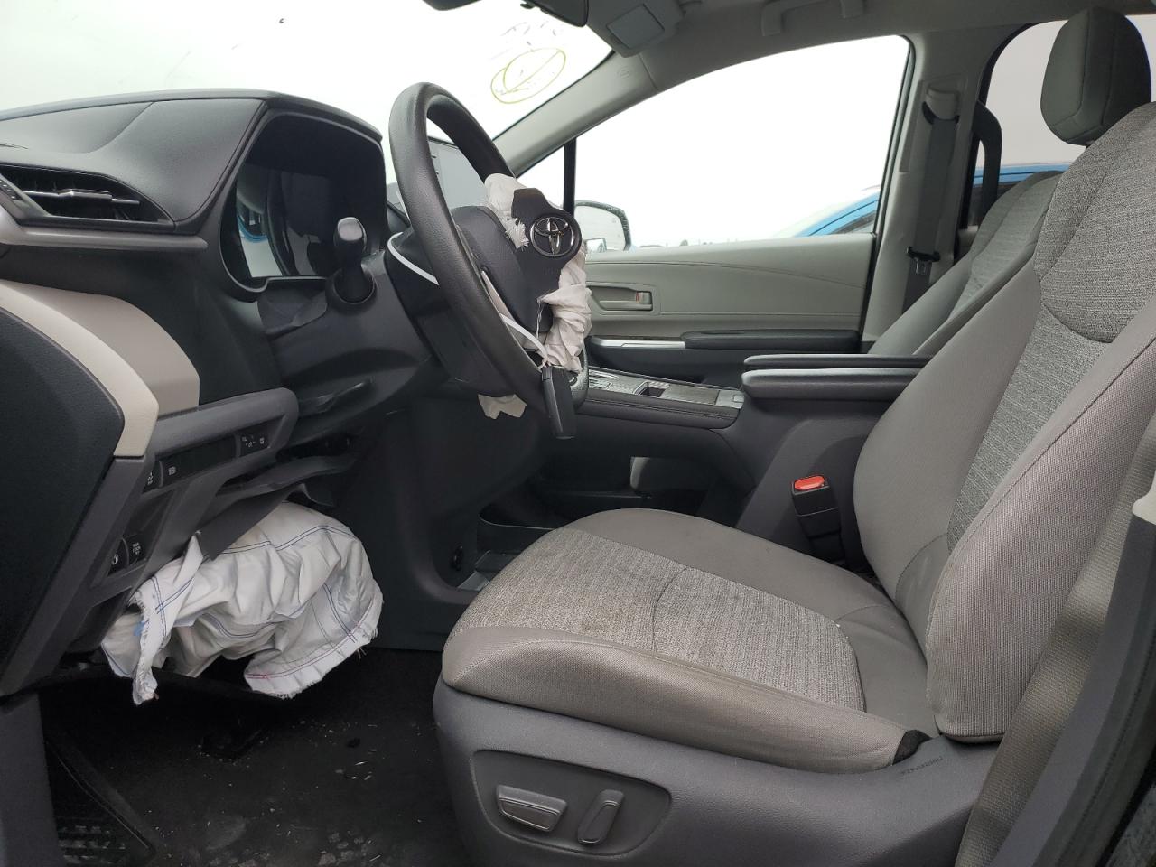 2021 Toyota Sienna Le VIN: 5TDKRKEC7MS022206 Lot: 57704644