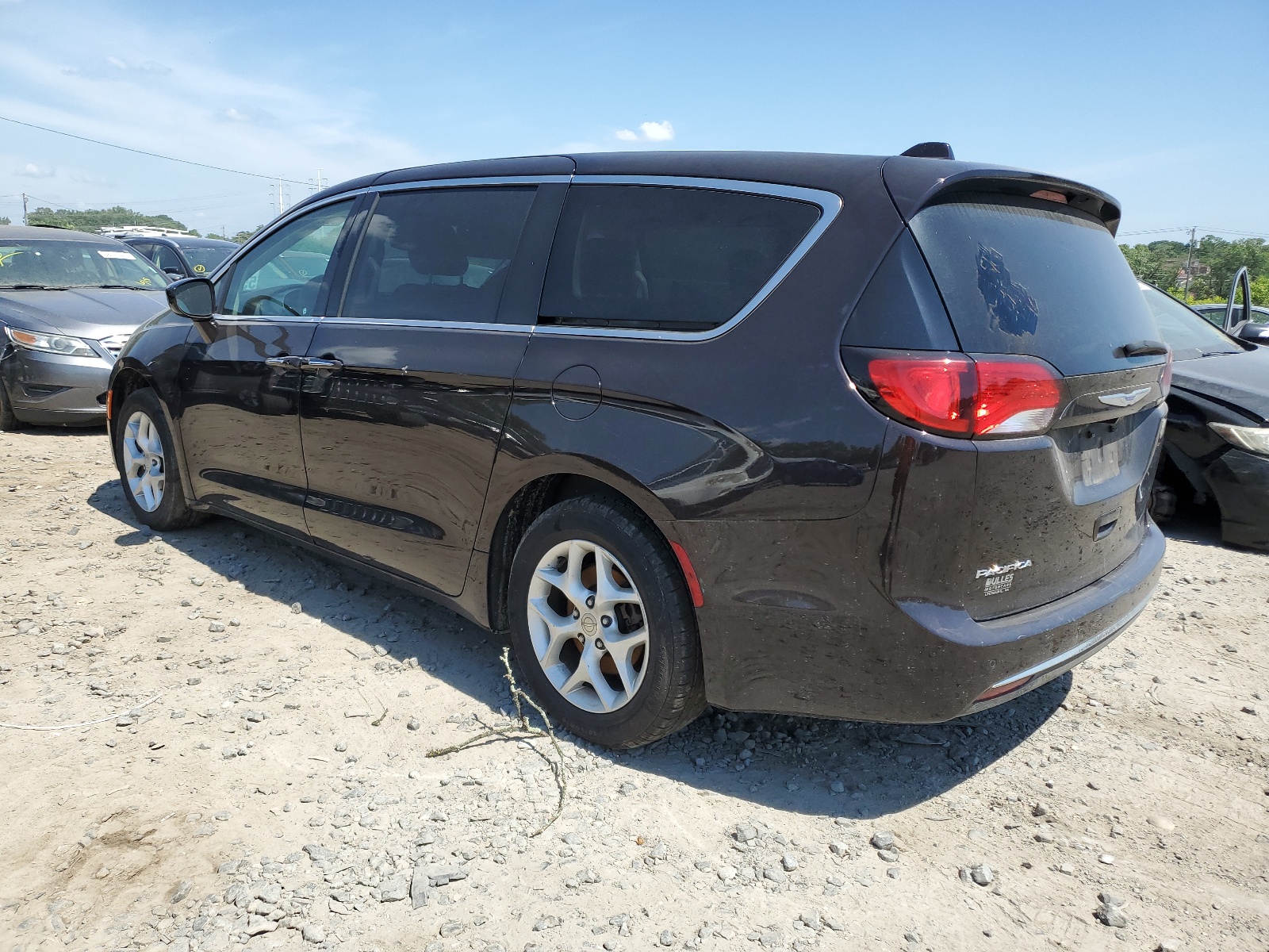 2018 Chrysler Pacifica Touring Plus vin: 2C4RC1FG8JR236279