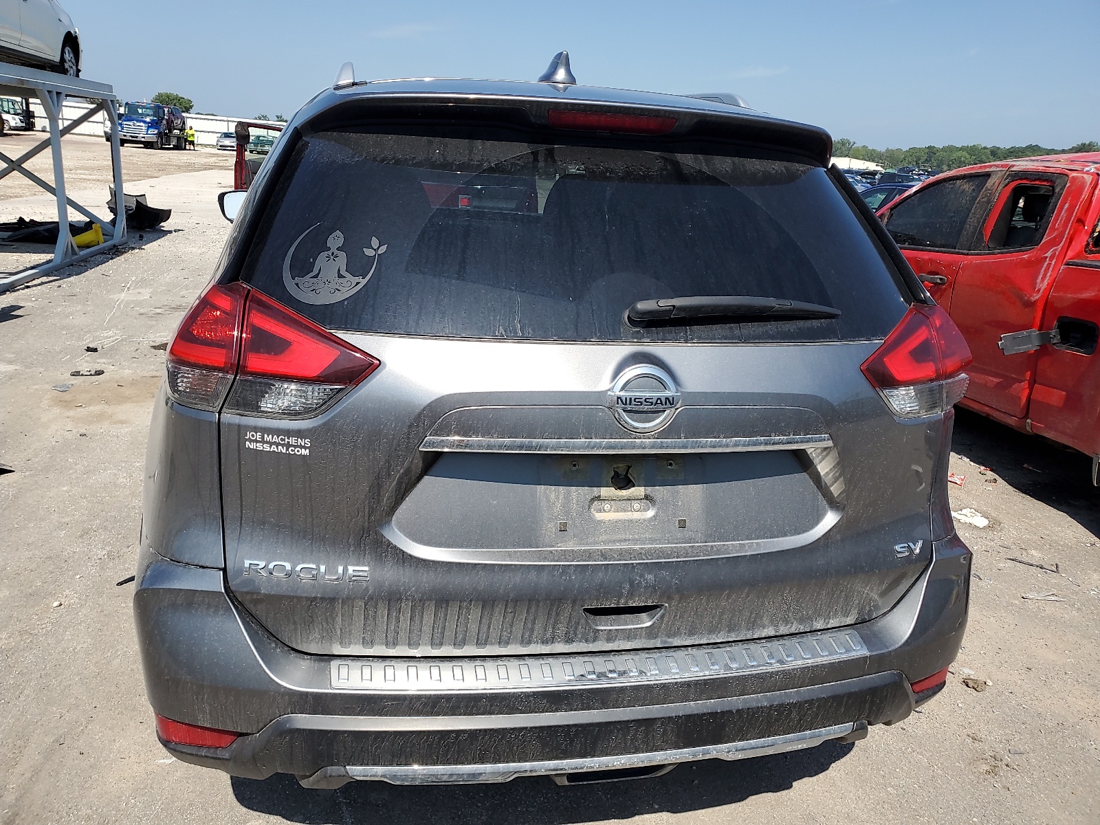 2018 Nissan Rogue S vin: JN8AT2MT7JW451702