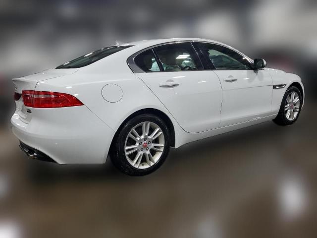  JAGUAR XE 2018 Белый