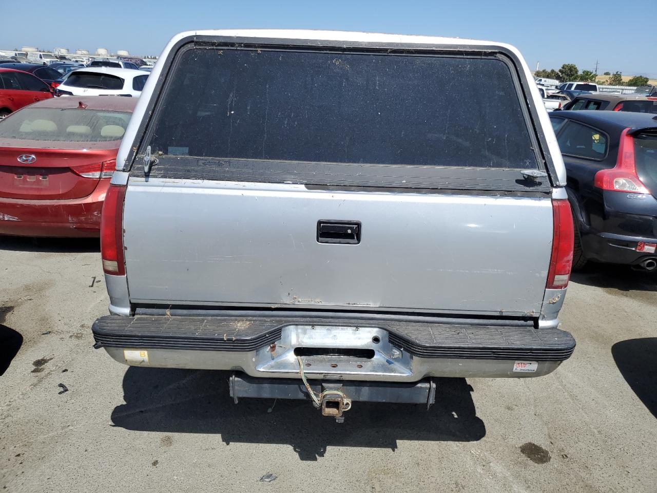 1992 GMC Sierra K1500 VIN: 2GTEK19K0N1527641 Lot: 57772044