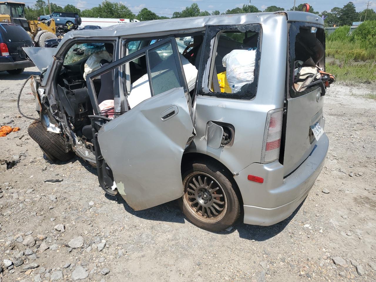 2006 Scion xB - Image 2