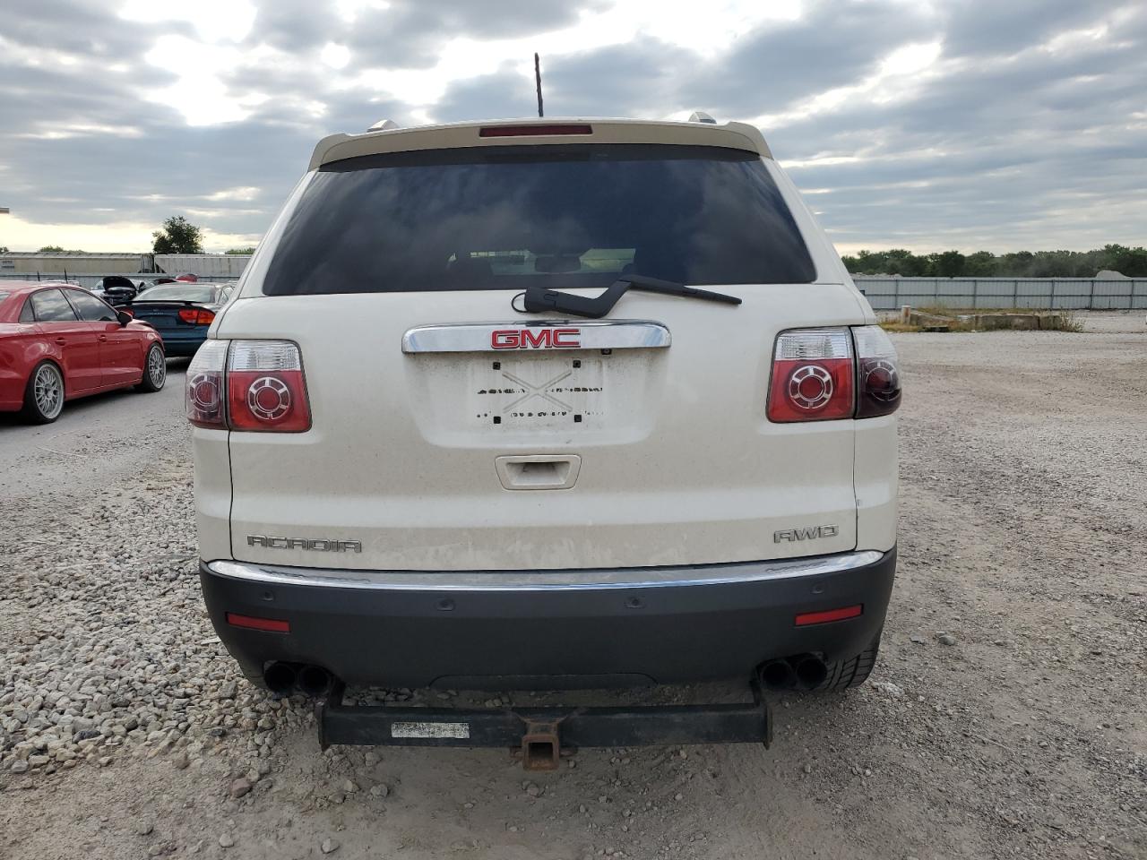 2011 GMC Acadia - Image 6