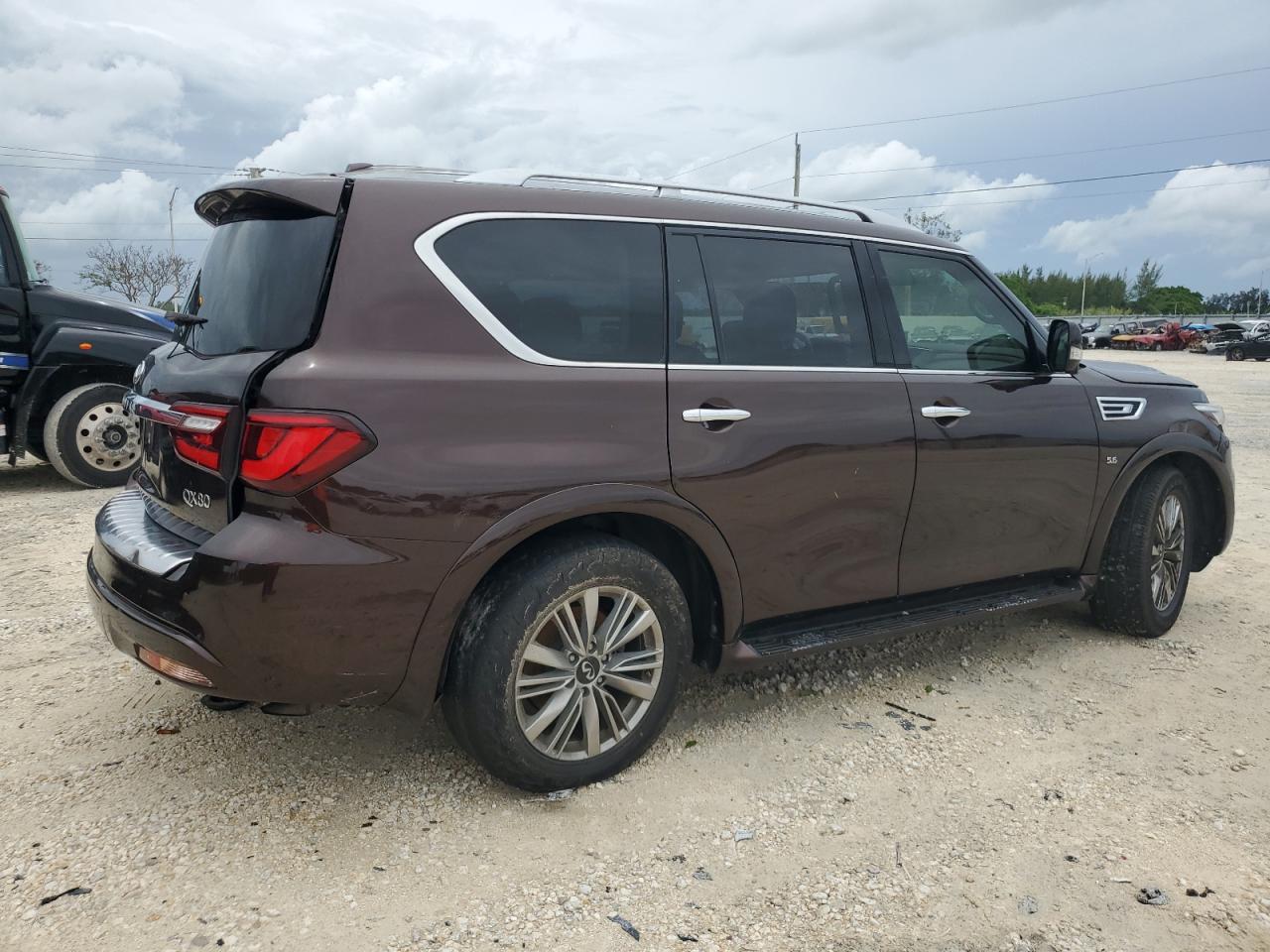 VIN JN8AZ2NFXJ9660549 2018 INFINITI QX80 no.3