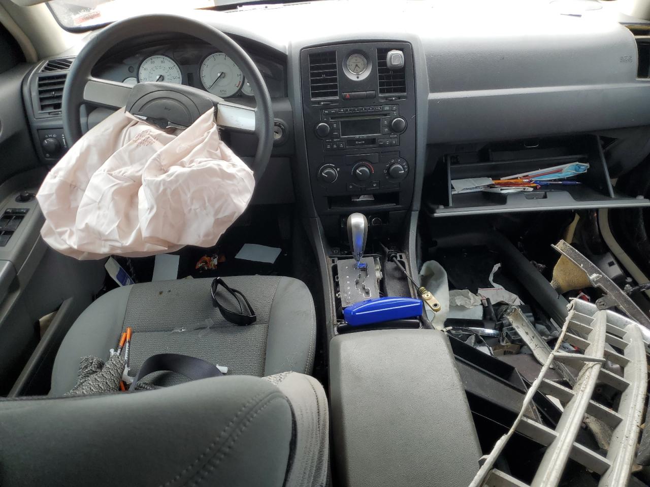 2005 Chrysler 300 VIN: 2C3JA43R45H137095 Lot: 60229124