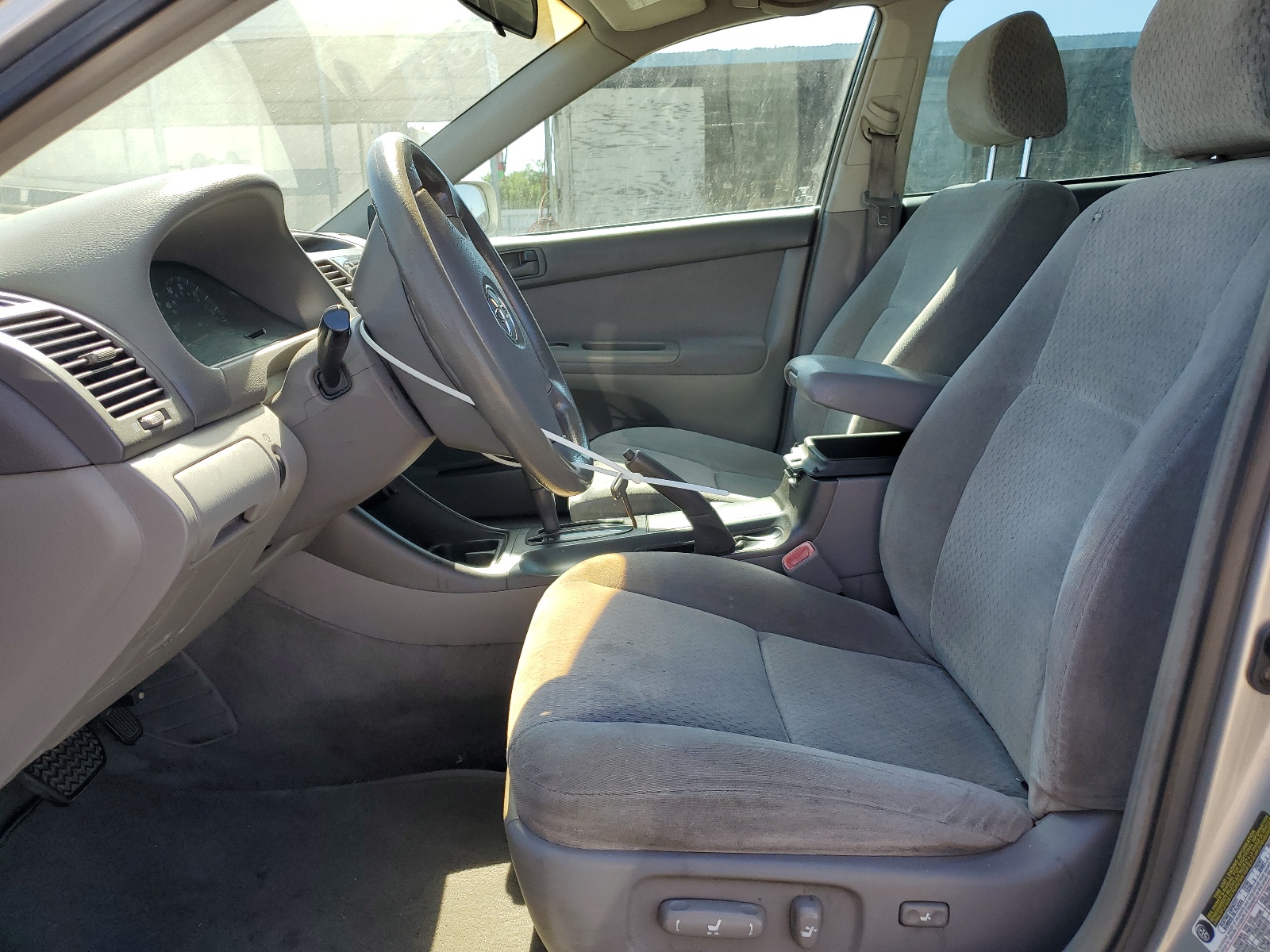 4T1BE32K64U849229 2004 Toyota Camry Le