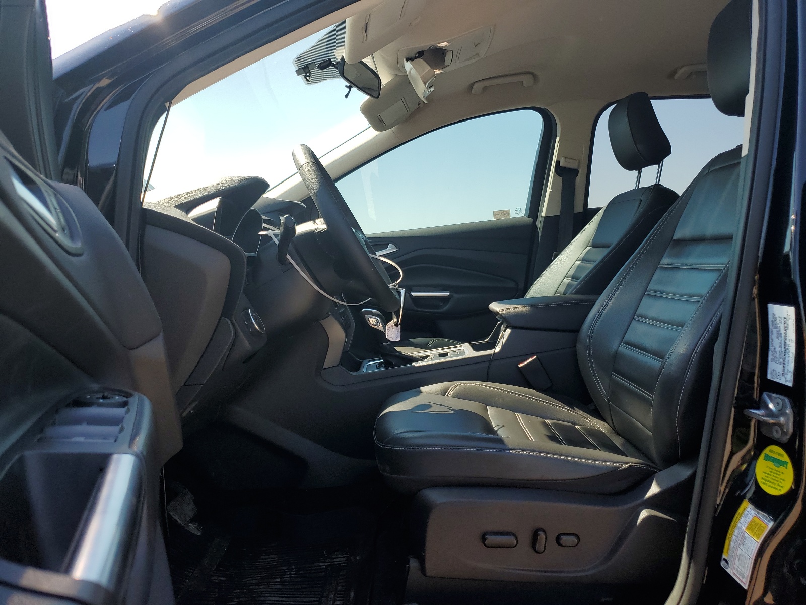 1FMCU9HD2KUB70848 2019 Ford Escape Sel