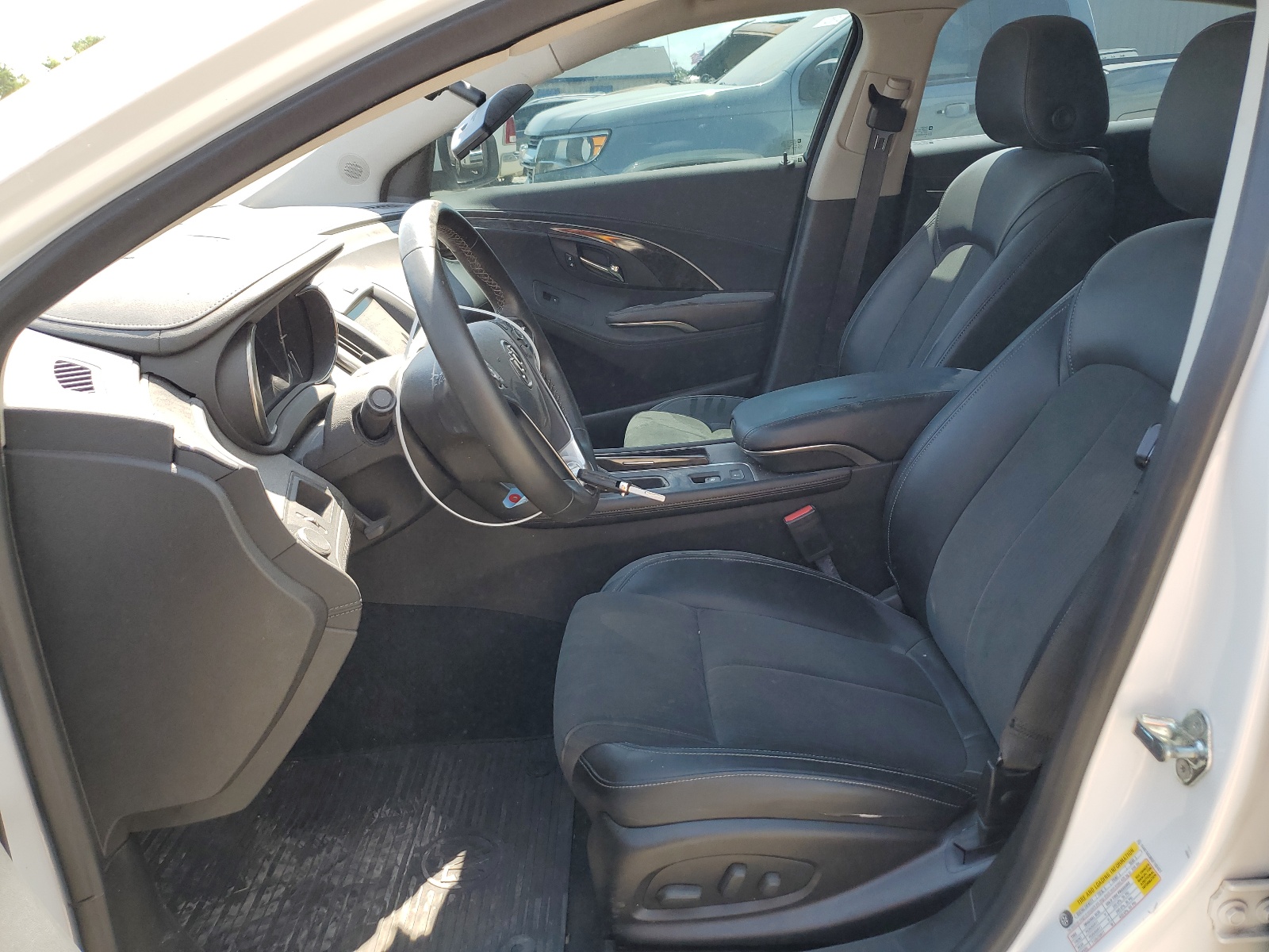 1G4G15G30GF192421 2016 Buick Lacrosse 1Sv