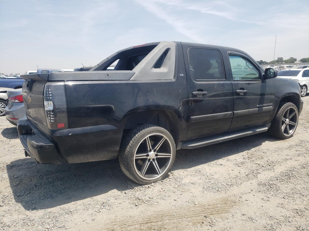 2007 Chevrolet Avalanche - Image 3