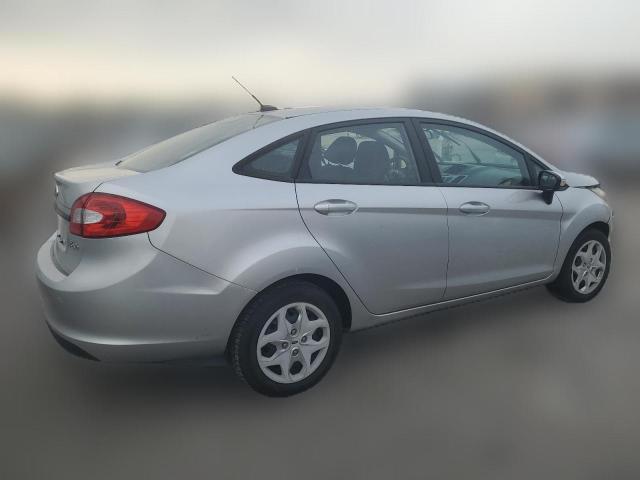 Седаны FORD FIESTA 2013 Серебристый