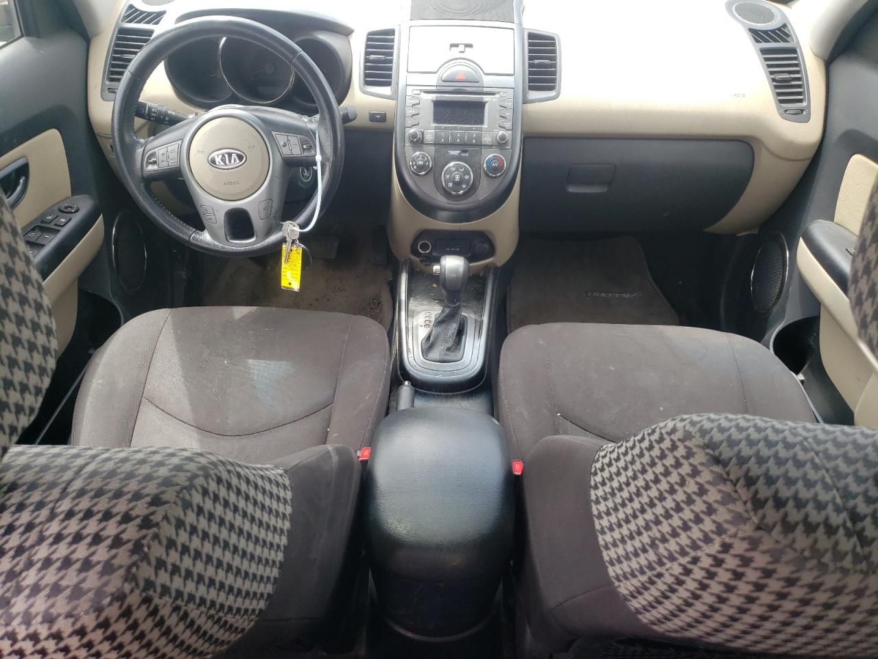 2011 Kia Soul + VIN: KNDJT2A27B7302256 Lot: 60733524