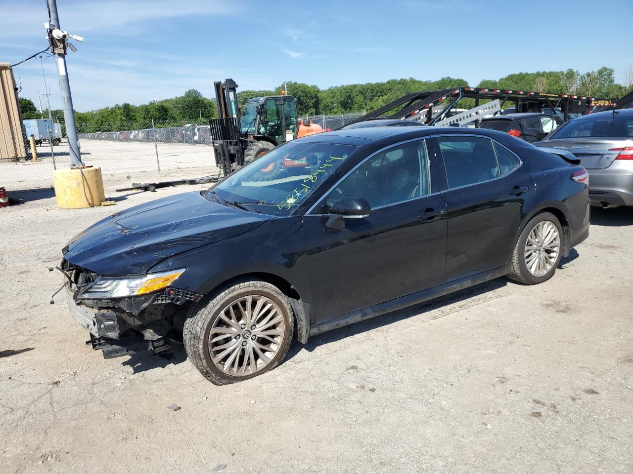 4T1B11HKXJU011353 2018 TOYOTA CAMRY - Image 1