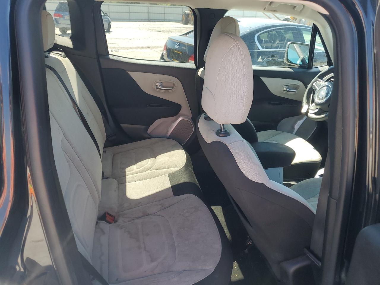 2018 Jeep Renegade Latitude VIN: ZACCJABB8JPH33648 Lot: 57350304