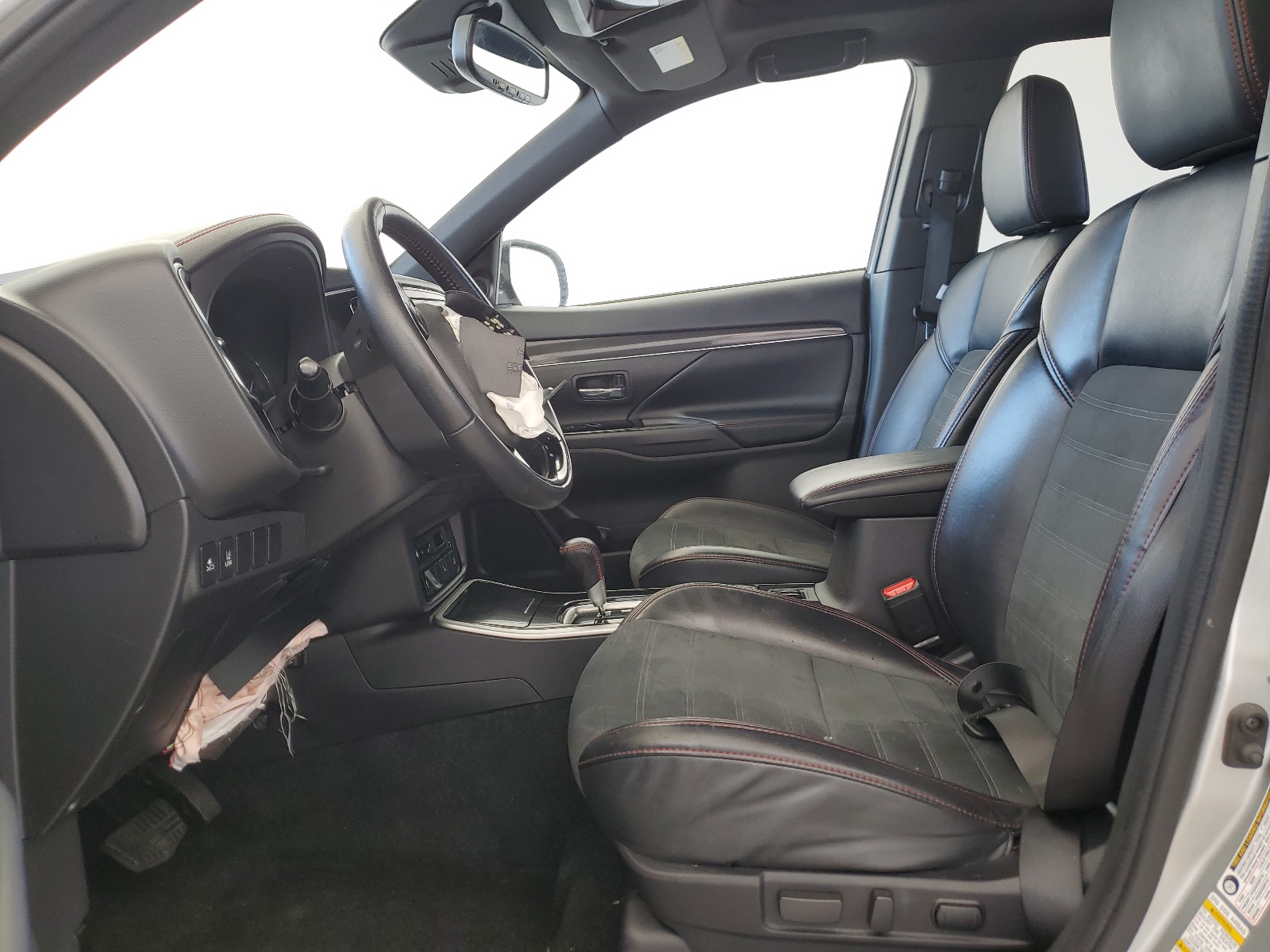 JA4AD3A37LZ043392 2020 Mitsubishi Outlander Se