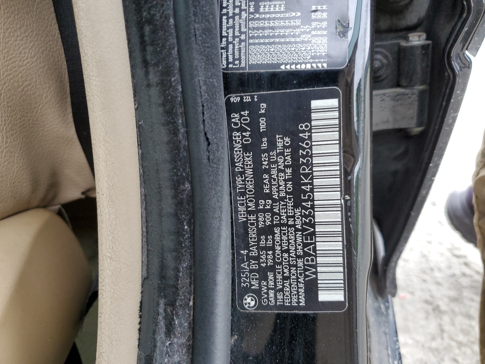 WBAEV33454KR33648 2004 BMW 325 I