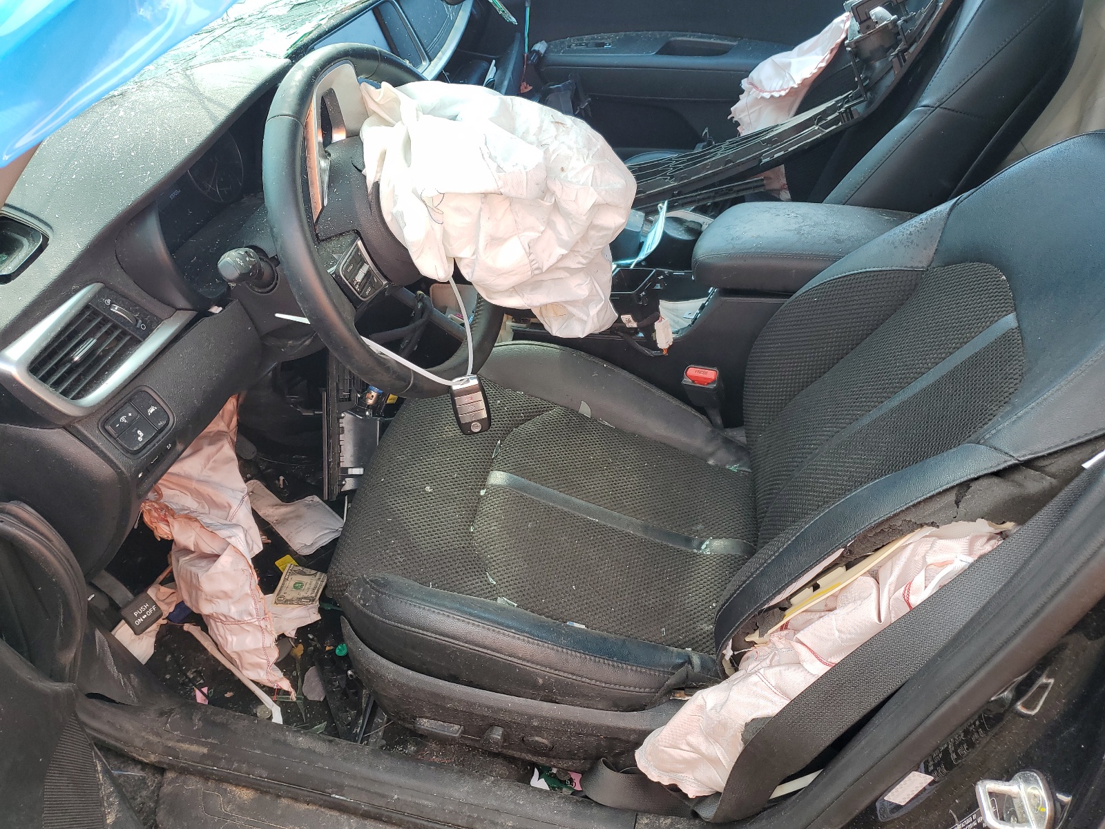 5XXGT4L3XKG368318 2019 Kia Optima Lx