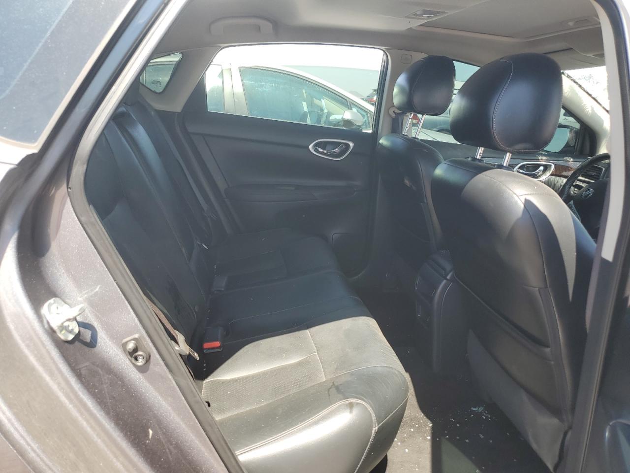 2015 Nissan Sentra - Image 10
