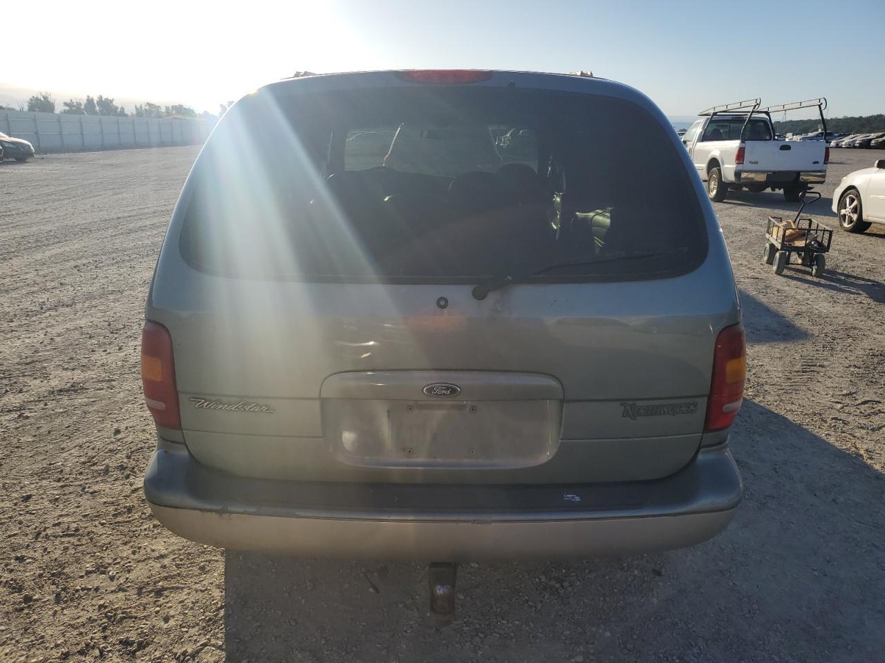 2fmza5147wbc98634 2FMZA5147WBC98634 1998 Ford Windstar Wagon
