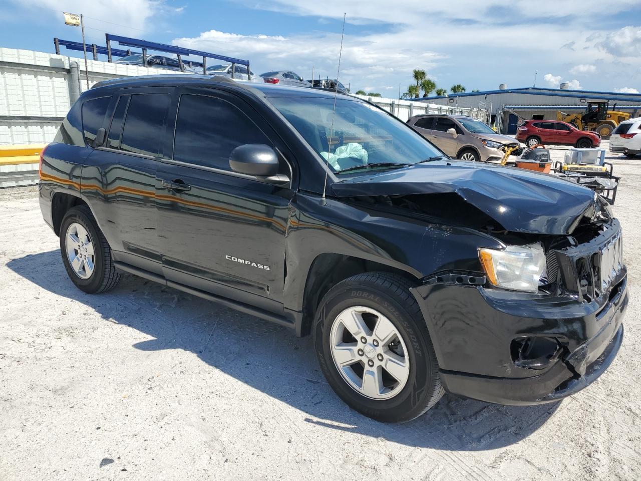 2013 Jeep Compass Sport VIN: 1C4NJCBA0DD275652 Lot: 60721544