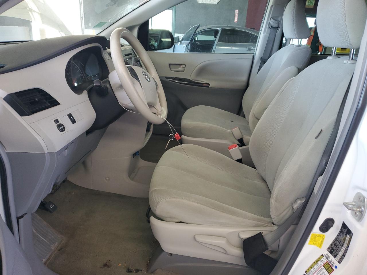 5TDZK3DC1CS206954 2012 Toyota Sienna