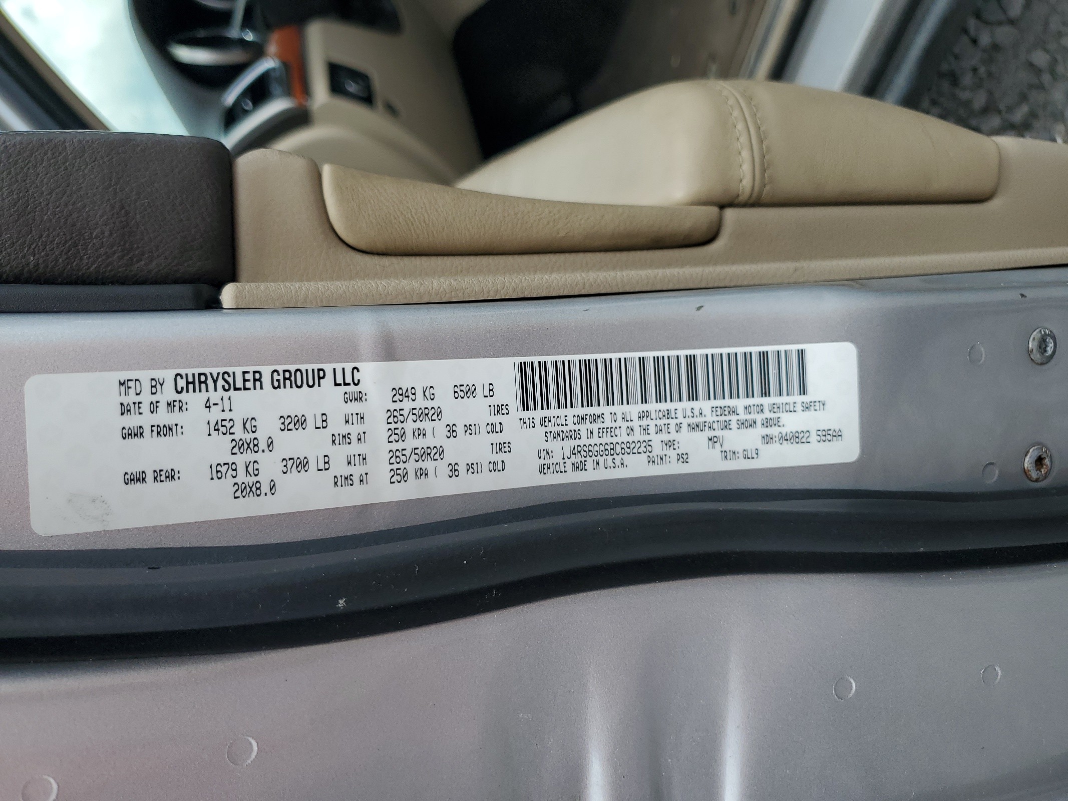 1J4RS6GG6BC692235 2011 Jeep Grand Cherokee Overland