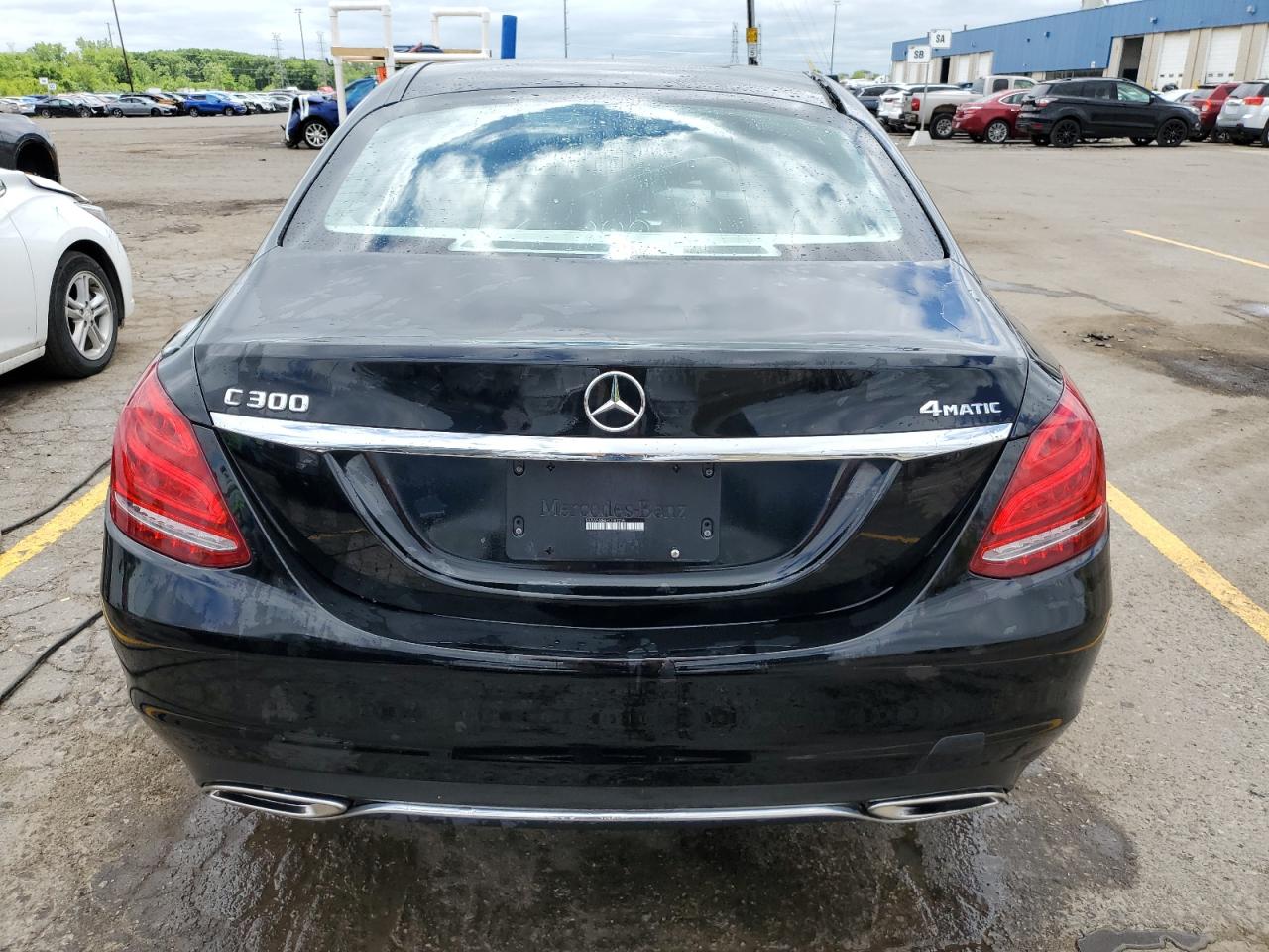 2017 Mercedes-Benz C 300 4Matic VIN: 55SWF4KB4HU183235 Lot: 56874624